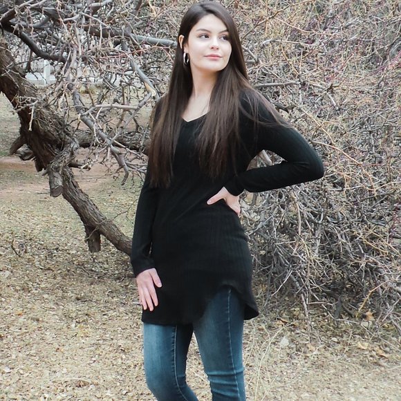 Black Zenana Tunic Sweater - Picture 1 of 2